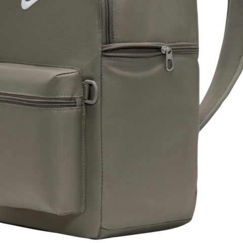 Plecak szkolny miejski Nike Heritage 2.0 IB4343-320 oliwkowy