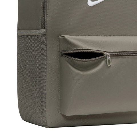 Plecak szkolny miejski Nike Heritage 2.0 IB4343-320 oliwkowy